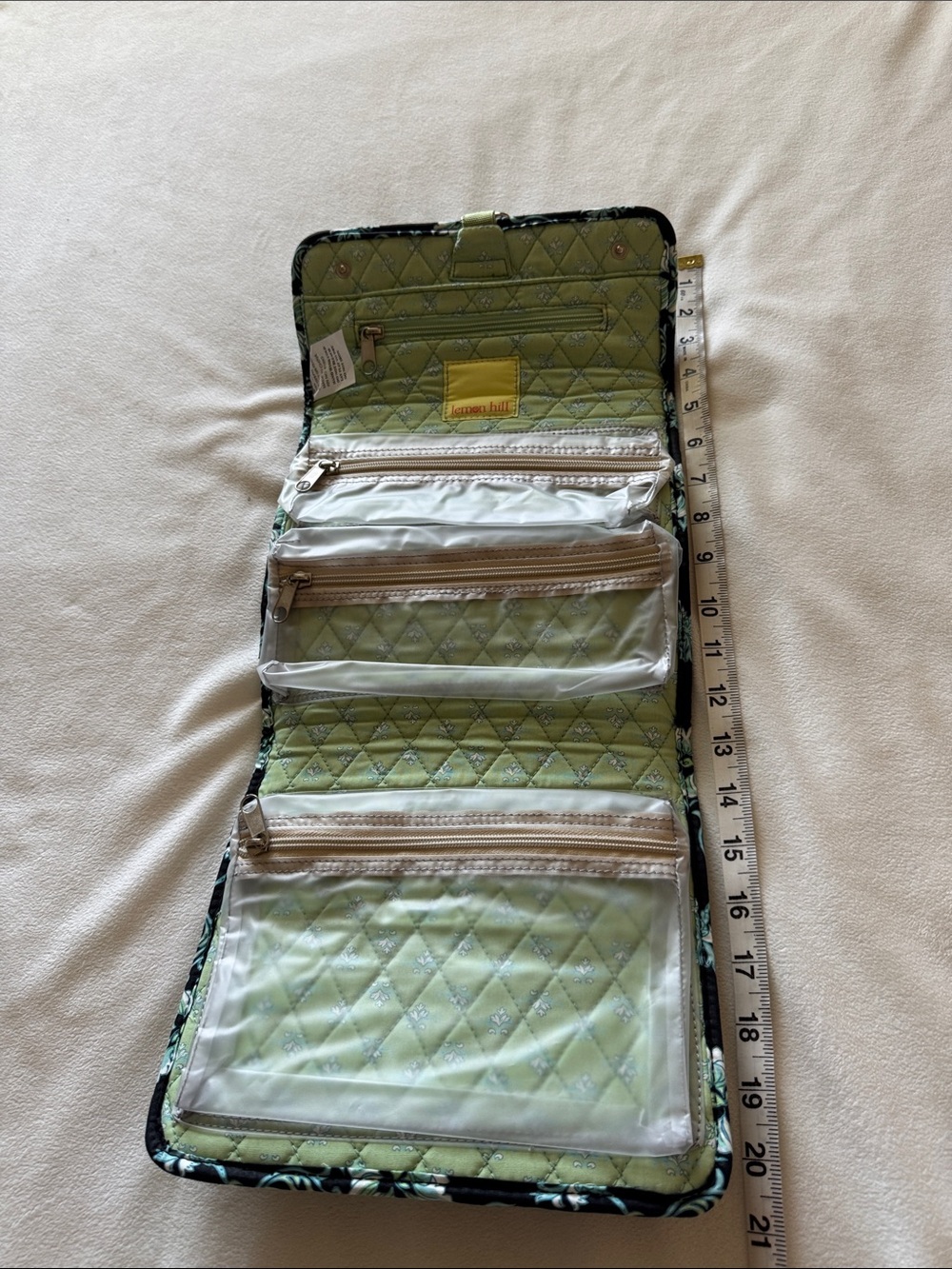 Lemon Hill Quilted Hanging Toiletry/ Cosmetic Bag Case - Picture 6 of 9